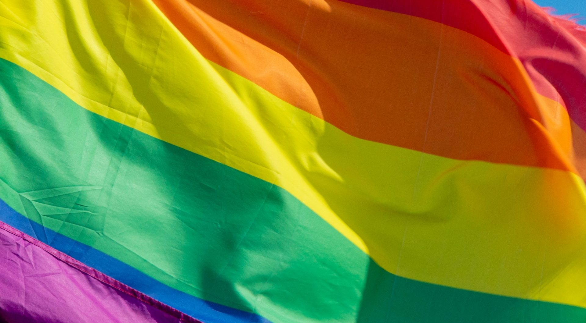 Salford City FC supports the LGBT community with rainbow laces ...