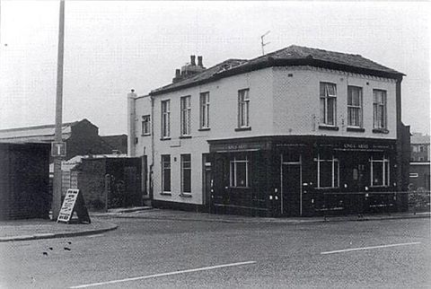 Inside Salford's long lost pubs that YOU want to see return