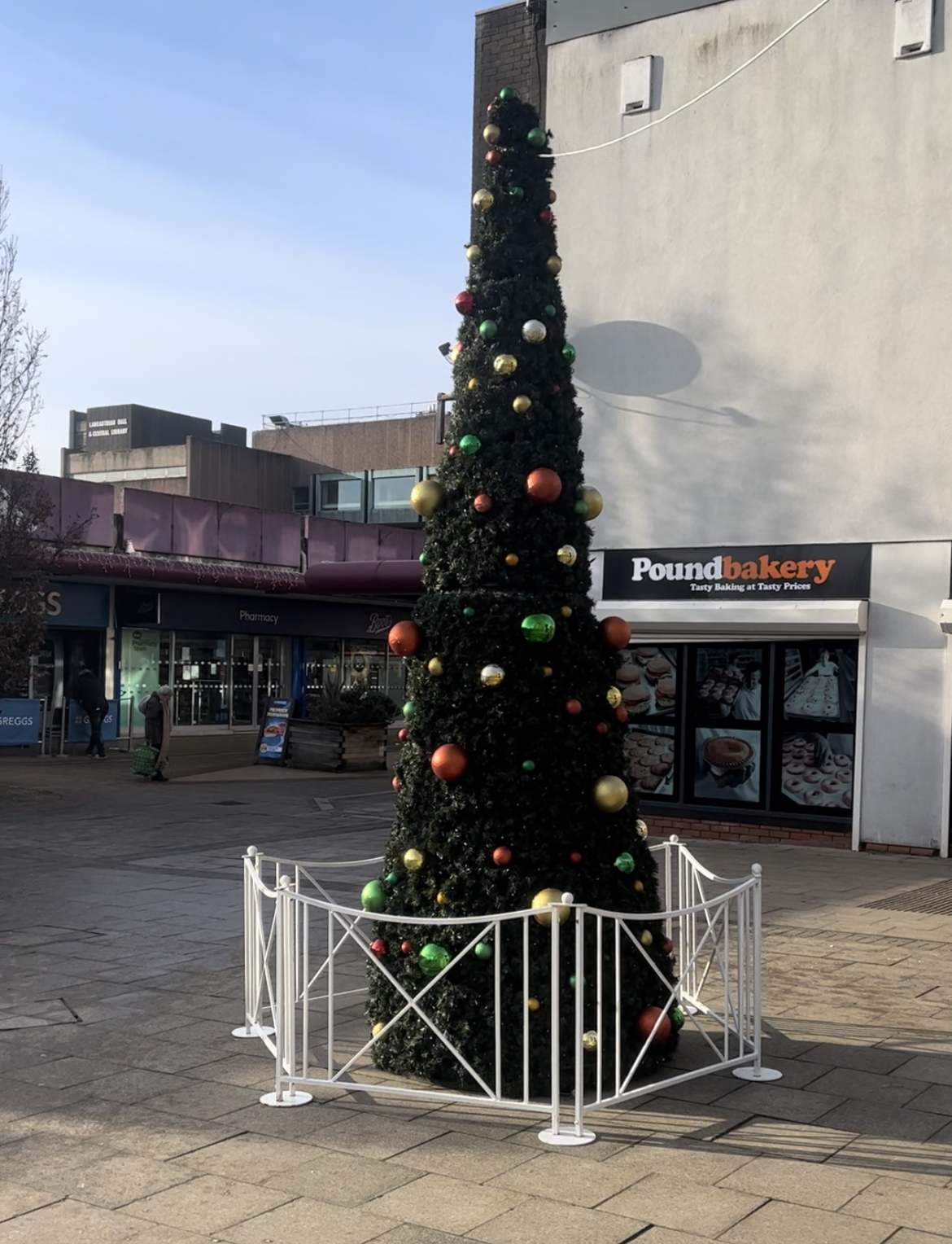 Swinton residents disappointed by “insulting” Christmas Tree