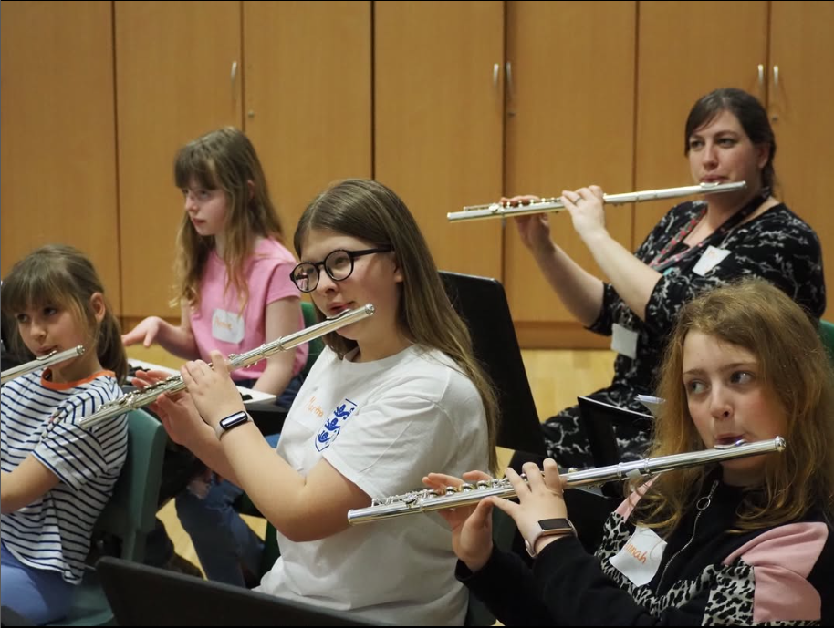 Children playing the flute