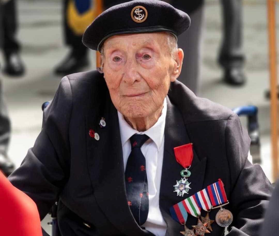 Tributes made towards Salford WWII veteran who has died aged 99