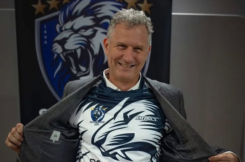 Adam Hills visited Swinton Lions - Pete Green