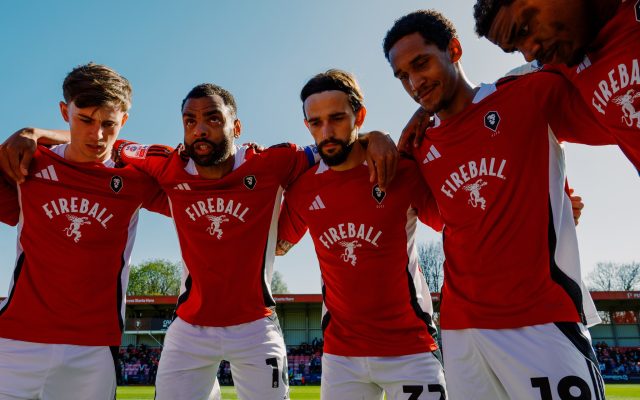 Salford City share points against Gillingham - Salford City