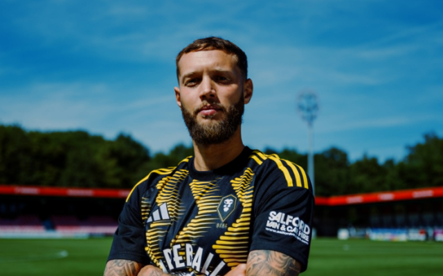 Salford City sign former Nottingham Forest and Hearts midfielder Jorge Grant